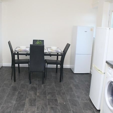 Contractor'S Haven- 4-Bedroom House With Free Parking, Super Fast Wifi, Fran Properties In Aylesbury, Pets Are Welcome! Aylesbury  Eksteriør bilde