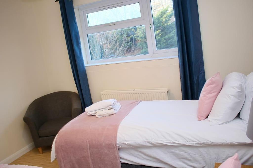 Contractor'S Haven- 4-Bedroom House With Free Parking, Super Fast Wifi, Fran Properties In Aylesbury, Pets Are Welcome! Aylesbury  Eksteriør bilde