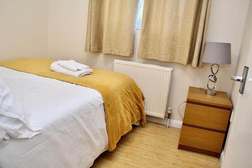 Contractor'S Haven- 4-Bedroom House With Free Parking, Super Fast Wifi, Fran Properties In Aylesbury, Pets Are Welcome! Aylesbury  Eksteriør bilde