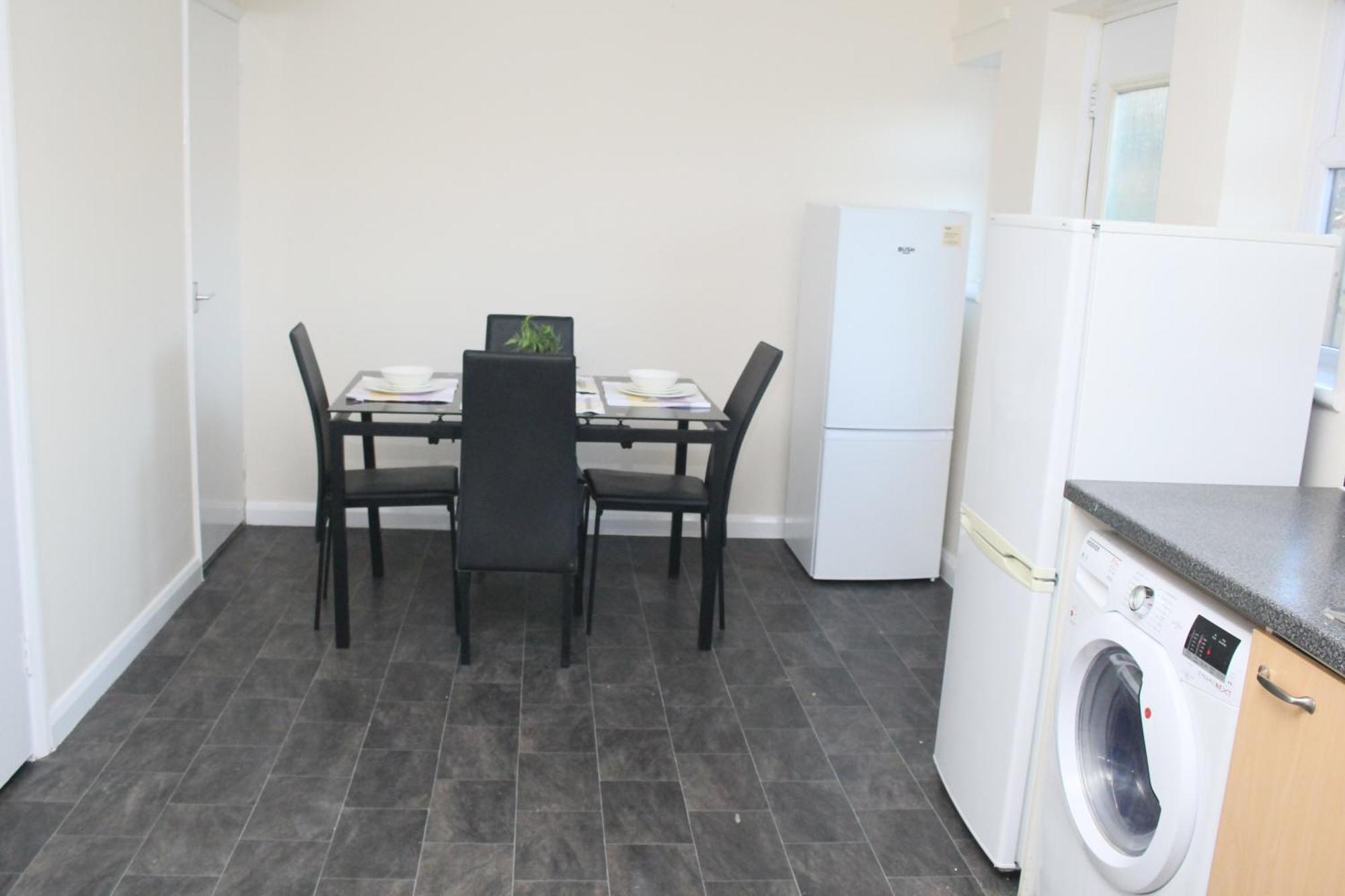 Contractor'S Haven- 4-Bedroom House With Free Parking, Super Fast Wifi, Fran Properties In Aylesbury, Pets Are Welcome! Aylesbury  Eksteriør bilde