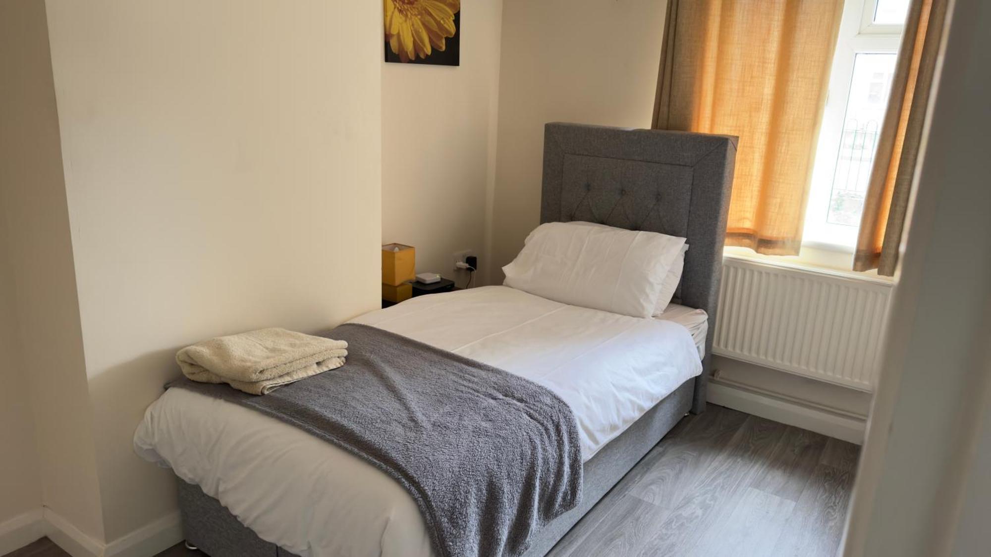 Contractor'S Haven- 4-Bedroom House With Free Parking, Super Fast Wifi, Fran Properties In Aylesbury, Pets Are Welcome! Aylesbury  Eksteriør bilde