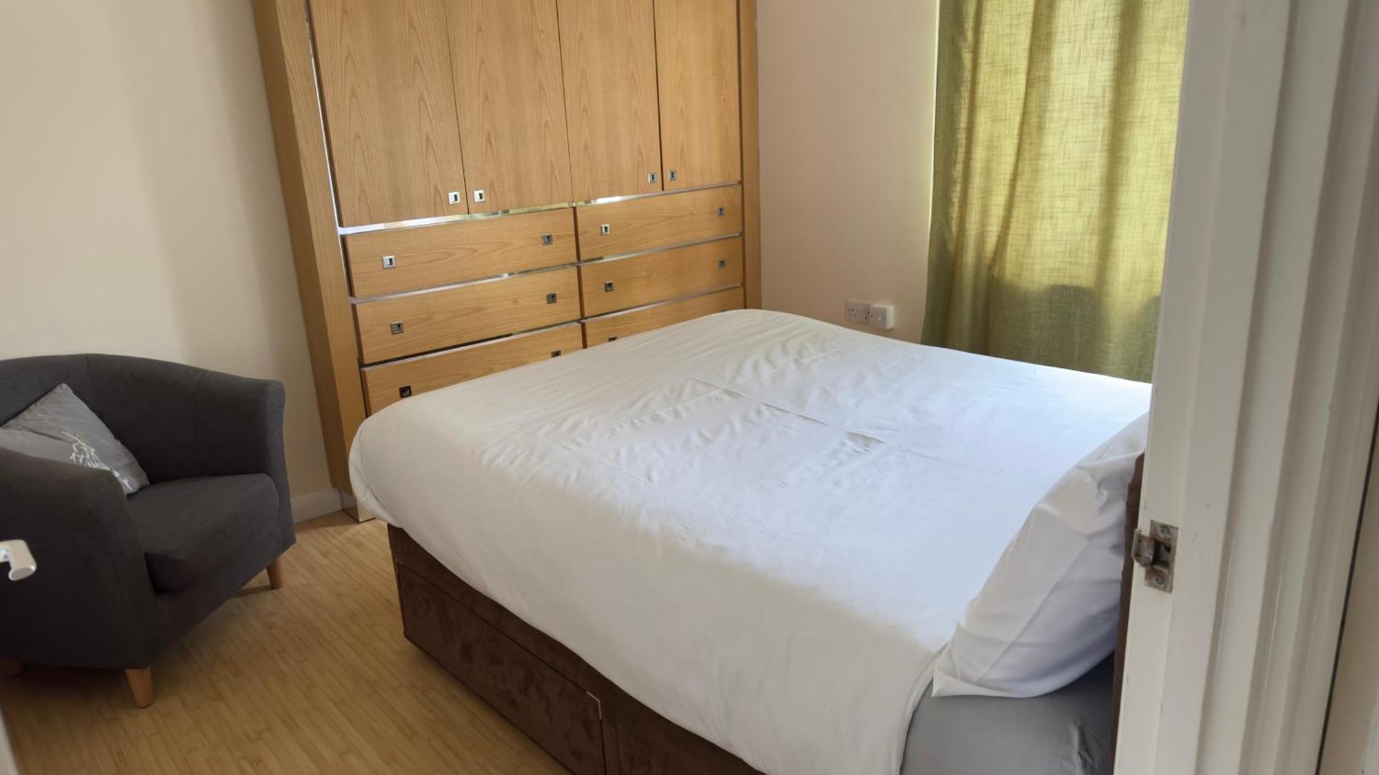 Contractor'S Haven- 4-Bedroom House With Free Parking, Super Fast Wifi, Fran Properties In Aylesbury, Pets Are Welcome! Aylesbury  Eksteriør bilde